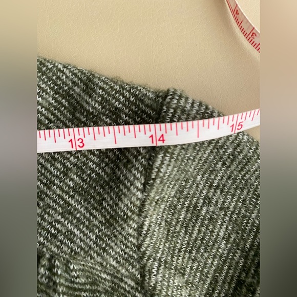 White Willow faux cross closing sweater top - Picture 11 of 11